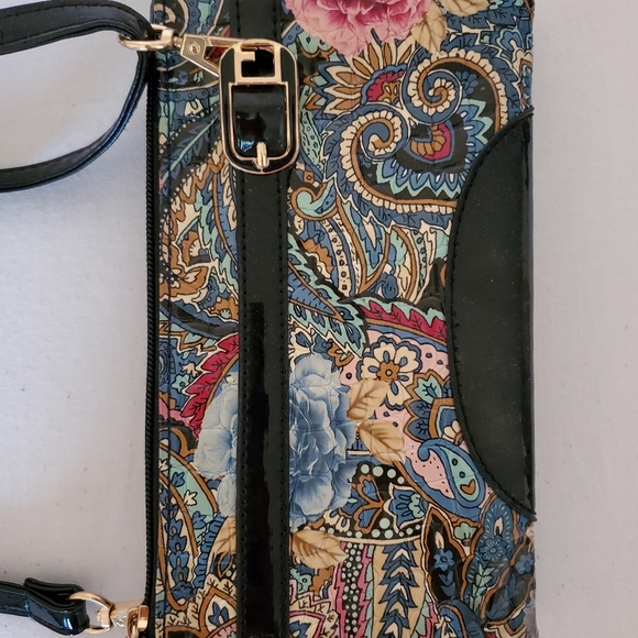 Selling Beautiful Floral Dual Zip Crossbody Purse - Picture 3 of 12